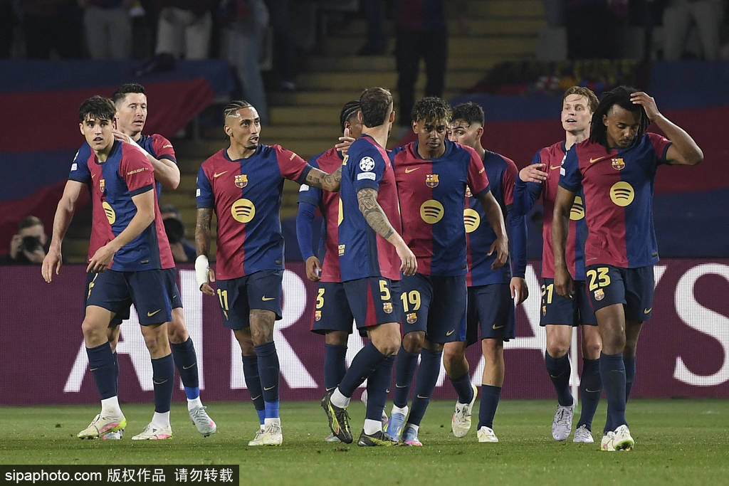 南美洲球会杯
_欧冠-莱万2球弑旧主亚马尔拉菲尼亚破门 巴萨4-0多特