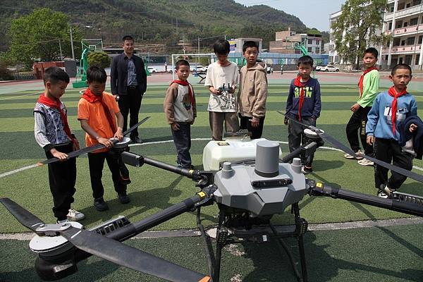 世界杯皇冠信用代理_美媒焦虑：中国为底层年轻人提供世界级教育世界杯皇冠信用代理，美政府却背道而驰