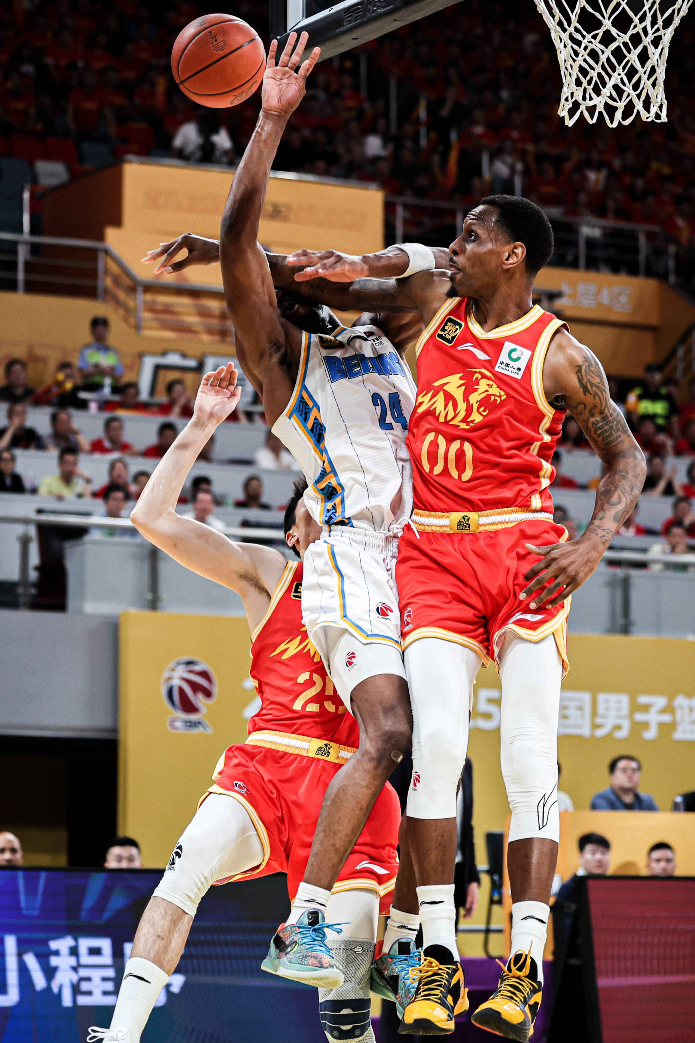 皇冠足球平台在哪里注册_总决赛-周琦13+14胡金秋26分 北京客场擒广厦总分1-0