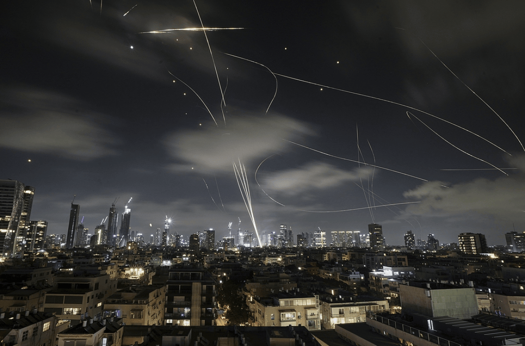 皇家马德里vs希拉尔_以伊空战惊现“代差碾压”：70套防空系统蒸发皇家马德里vs希拉尔，伊朗天空为何门户大开？