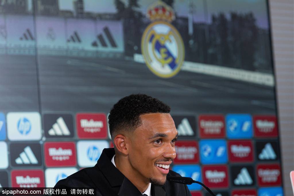 波尔图足球_5100万镑!祖比门迪抵达伦敦波尔图足球,阿森纳夏窗首签即将官宣