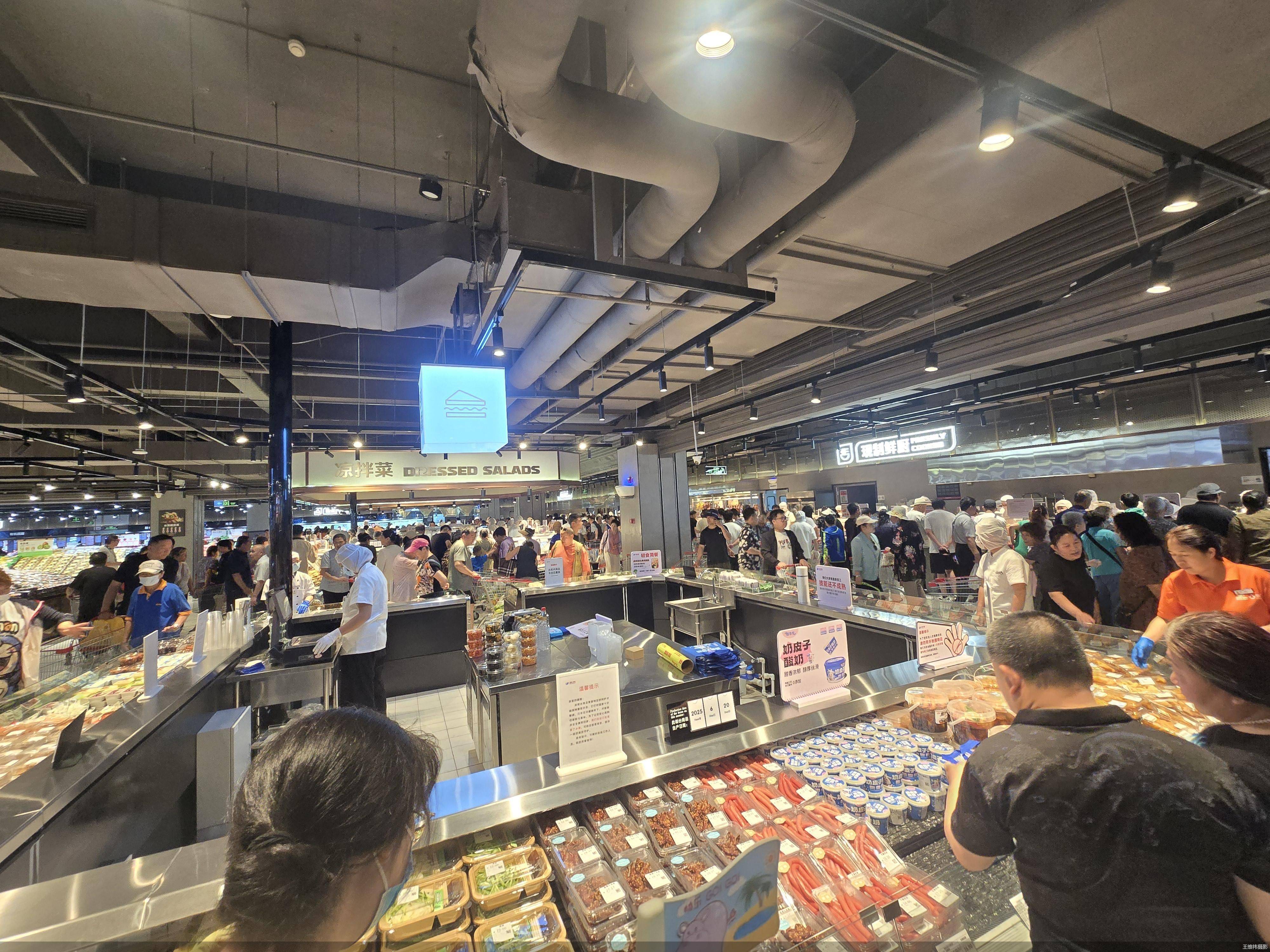 皇冠信用网最新地址_社零总额连续下降皇冠信用网最新地址,北京消费乏力了? 专家:商品消费、服务消费综合性指标 更全面反映消费市场变化