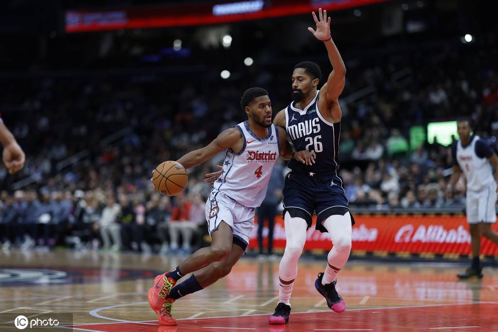 皇冠信用盘网址
_太阳连签两员皇冠信用盘网址
！认领湖人旧将 拿下巴特勒