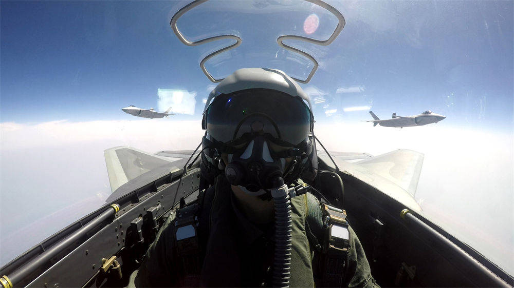 怎么注册皇冠信用网_都见不得中国强大！歼20隐身战机飞越对马海峡怎么注册皇冠信用网，美日罕见没发现？