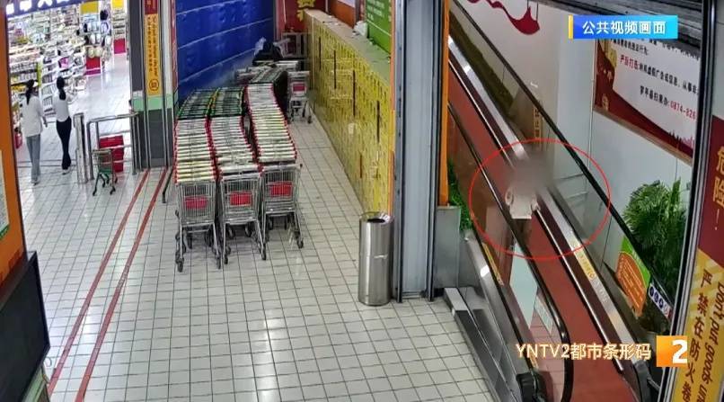 安山小绿人vs华城_不是段子！爸爸带娃玩自己睡着了！一觉醒来安山小绿人vs华城，孩子呢？