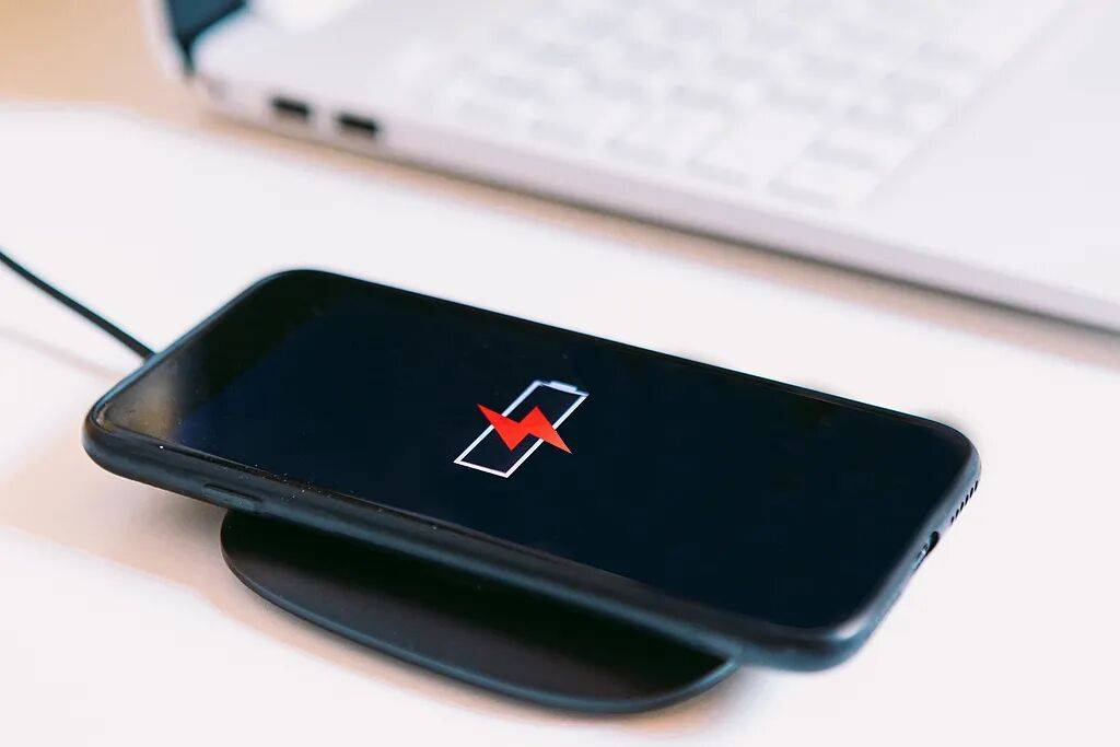 皇冠信用網结算日是哪天_为什么你的手机总没电皇冠信用網结算日是哪天？原因竟然是......