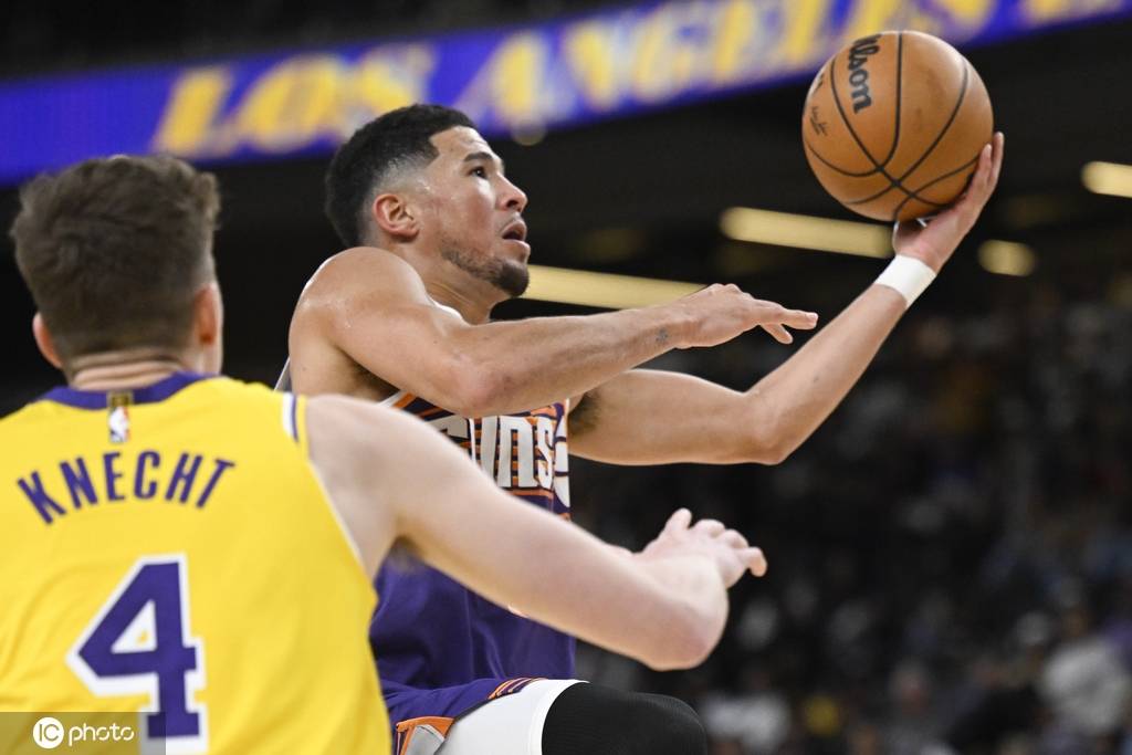 皇冠信用网开户_季前赛-布克24分里夫斯20分 詹东缺阵湖人81-103负太阳