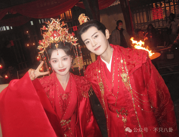 NBA篮球返水
_他俩没分手但被拍到吵架了NBA篮球返水
，吵得很凶......