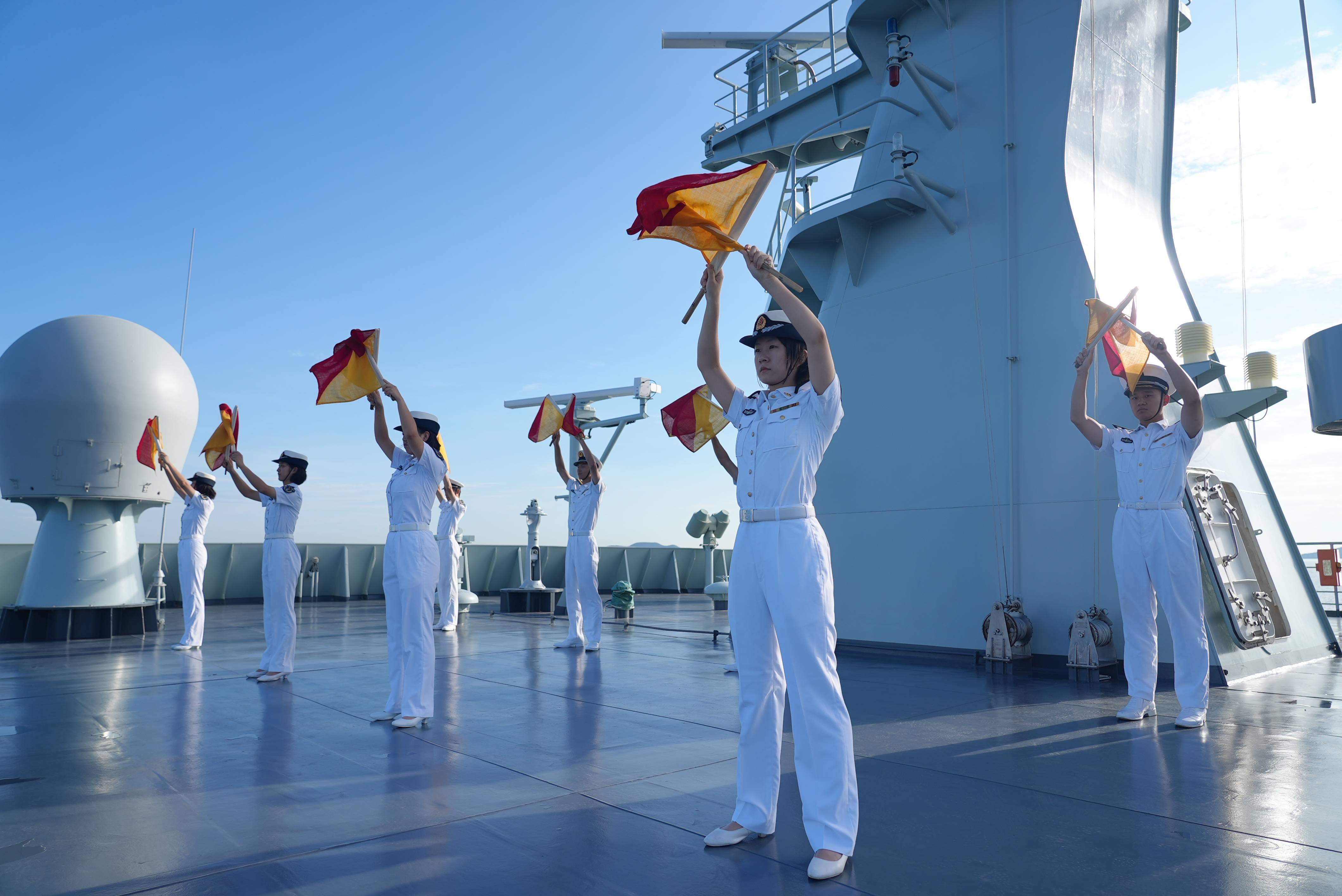 皇冠皇冠代理平台
_海军83舰编队抵达泰国进行友好访问