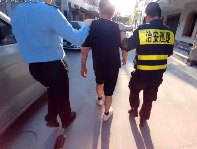 体育皇冠信用网站
_每月稳定收入8000多元却忍不住经常偷快递体育皇冠信用网站
，上海一男子被刑拘