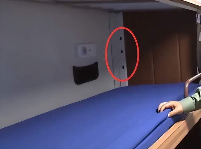 皇冠信用网申请
_双层软卧变三层硬卧！福建舰宿舍首次公开皇冠信用网申请
，咋比辽宁山东舰还挤？