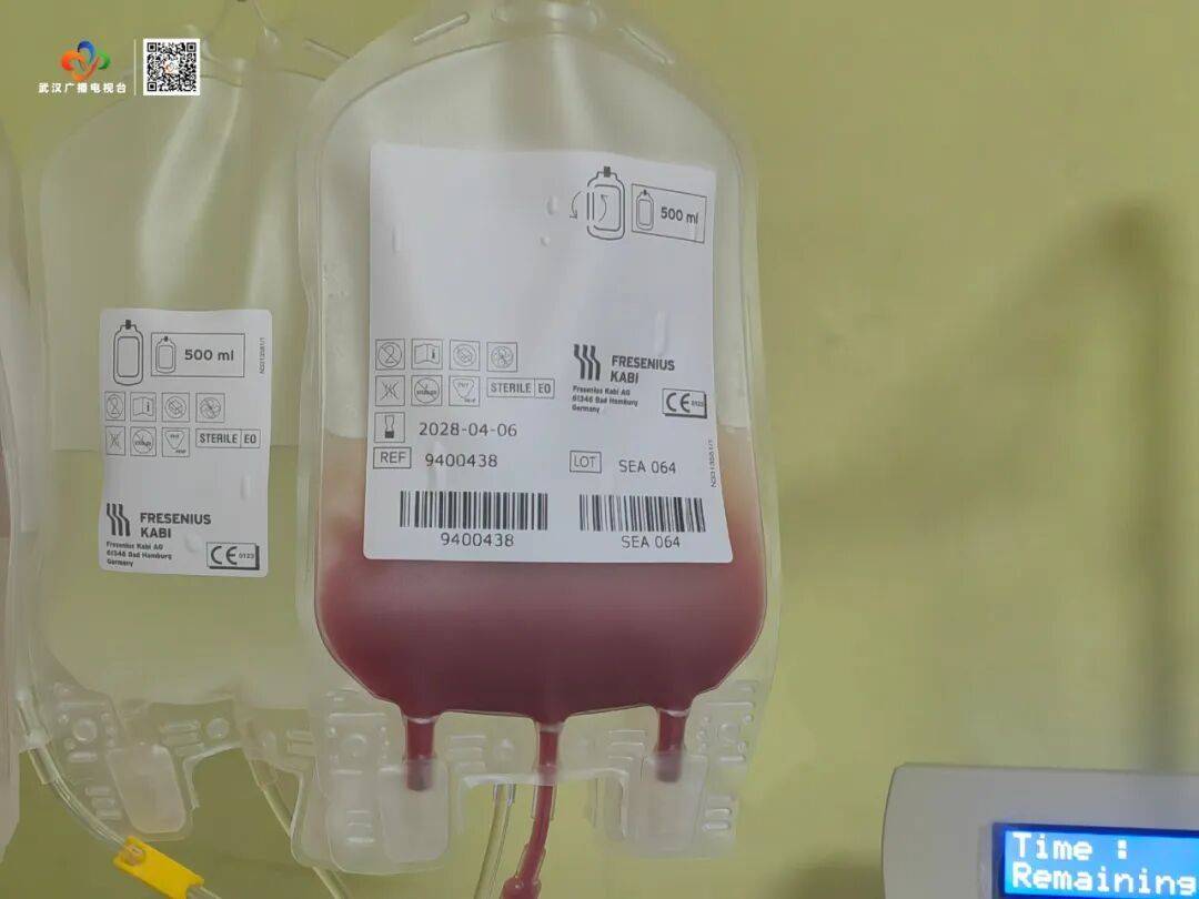 排球
_今天排球
，25岁武汉小伙与5岁陌生女孩千里“结缘”！