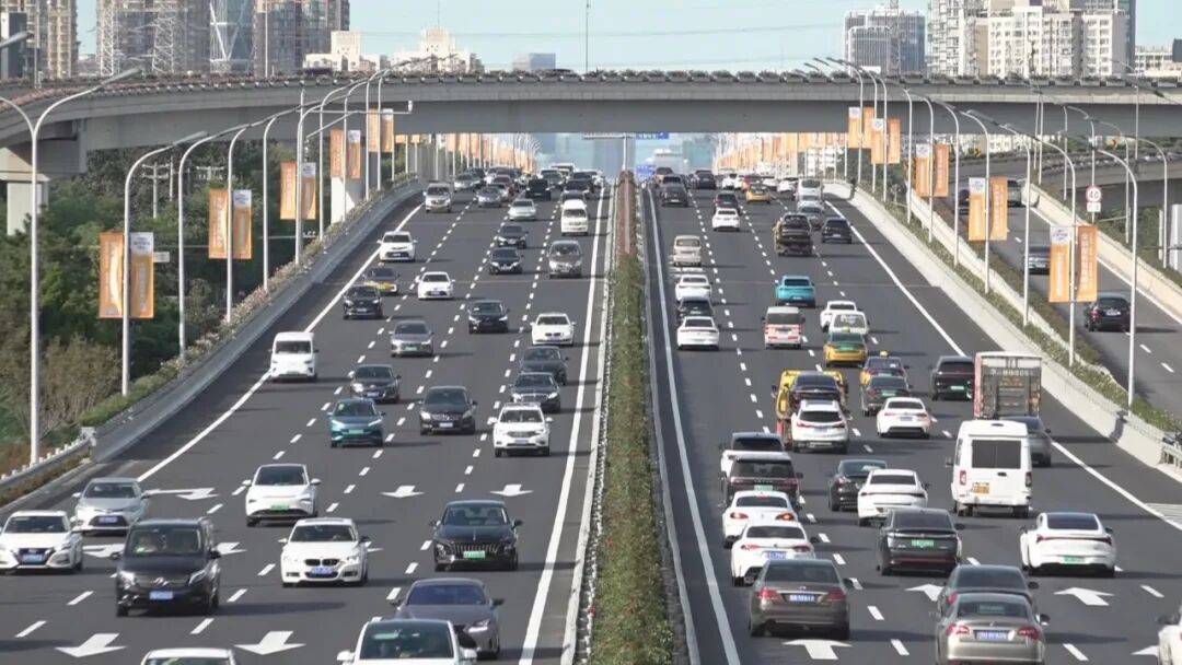 hga035会员注册
_一夜之间hga035会员注册
,铺完8000吨沥青!北京这段路让全网惊叹,获外交部点赞