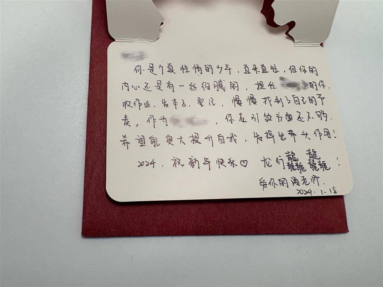 佛得角足球_上海一31岁女教师因病去世佛得角足球，重病时仍在安慰他人，学生：她会给我们分吃的，亲自把贺卡送到家里