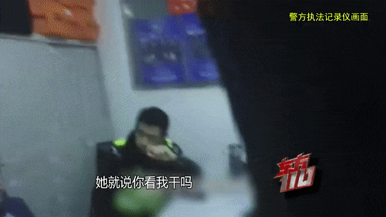 皇冠信用网登2代理申_上海地铁一男子被打10个耳光不还手皇冠信用网登2代理申！“被打还手即互殴”成历史