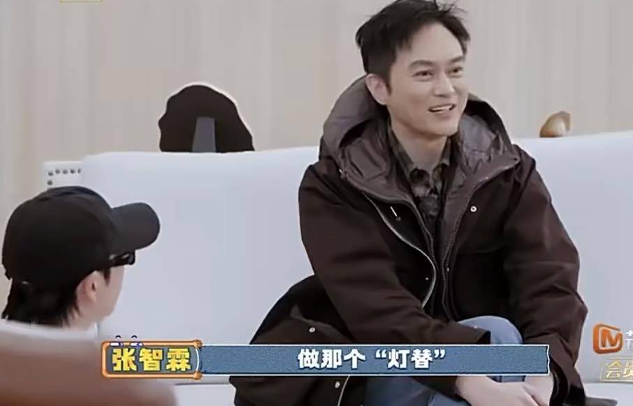 皇冠信用平台出租出售_张智霖、袁咏仪的儿子在《歌手2025》实习时给陈楚生做过“光替”皇冠信用平台出租出售，张智霖骄傲告诉陈楚生：儿子是学音乐的，乐器、创作、编曲都会，“比我厉害”